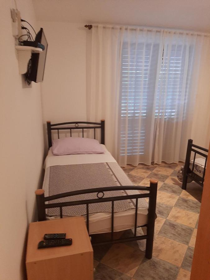 Apartments Marta Starigrad Paklenica Exteriör bild