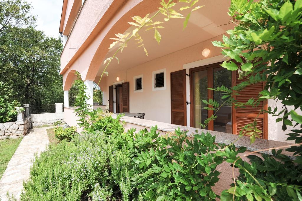 Apartments Marta Starigrad Paklenica Rum bild